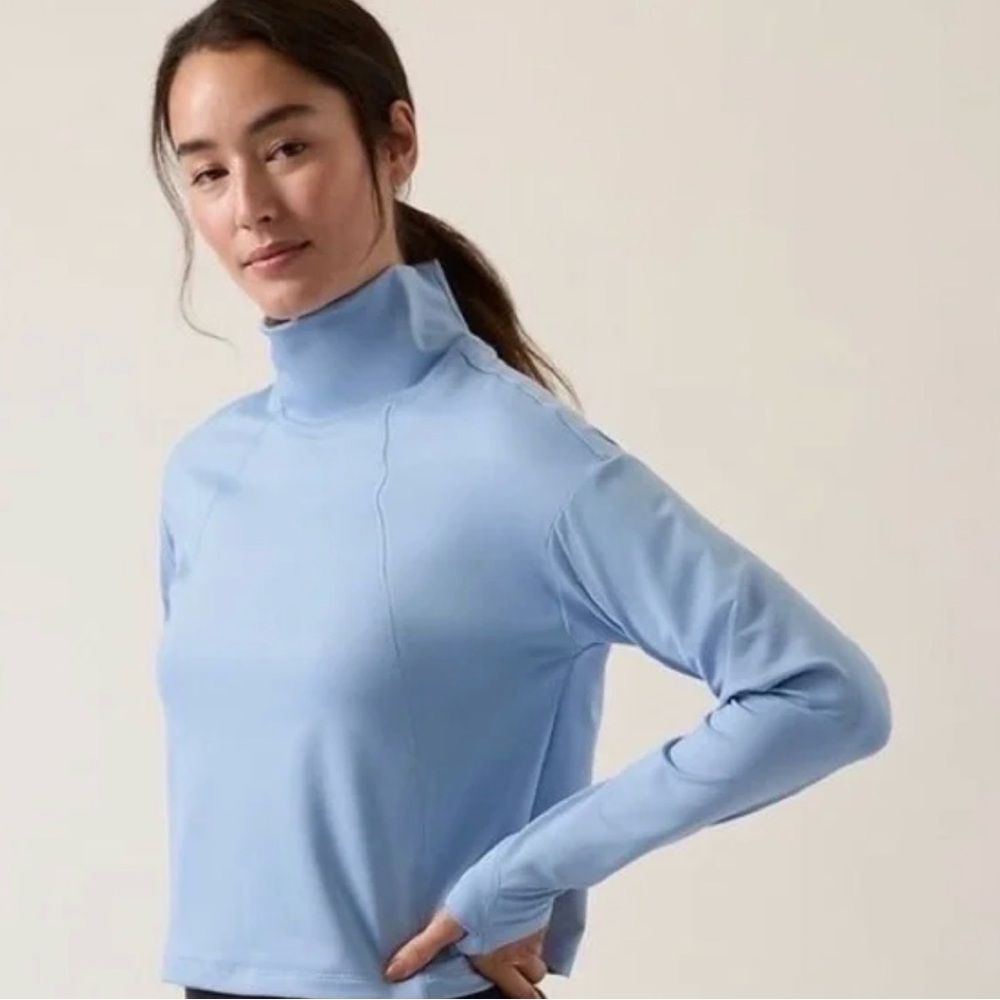 Athleta Whistler Mock Neck Cropped Top size Large
